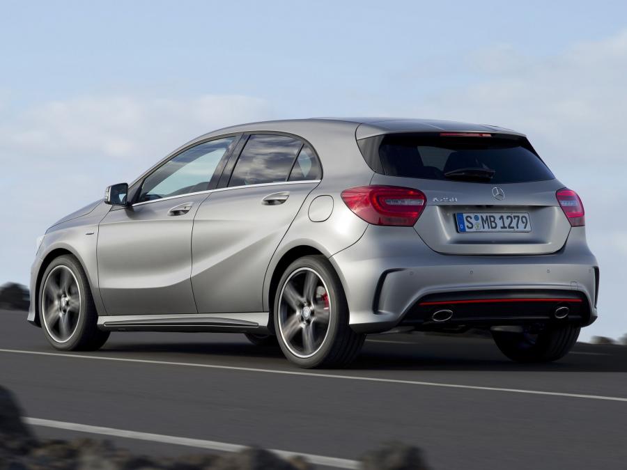  Mercedes-Benz A250 AMG Sport Package 2012 года  (фото 5 из 21)